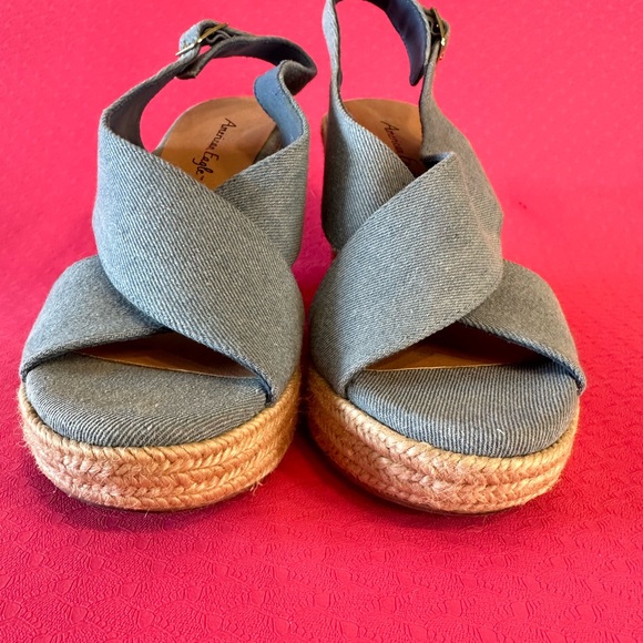 AMERICAN EAGLE WEDGES - Picture 2 of 9